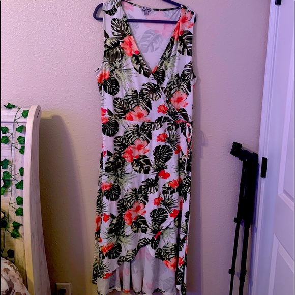 Everything must go - will begin a collection of more clothes and various items - Picture 1 of 5